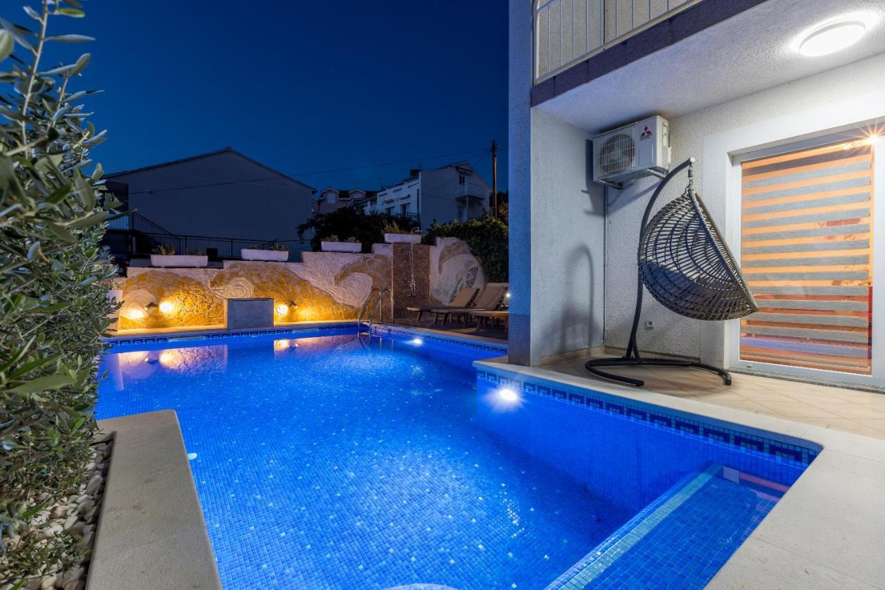 Villa Costa Blu With Pool By The Sea Trogir Eksteriør billede