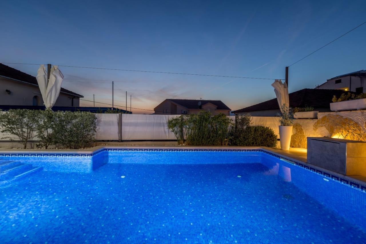 Villa Costa Blu With Pool By The Sea Trogir Eksteriør billede